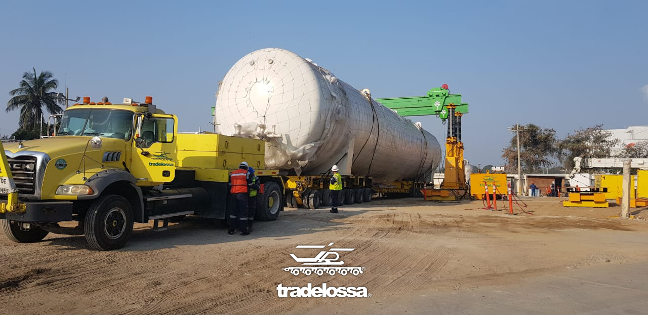 Tradelossa - Transporte de Tanques de 119 toneladas en el puerto de Altamira