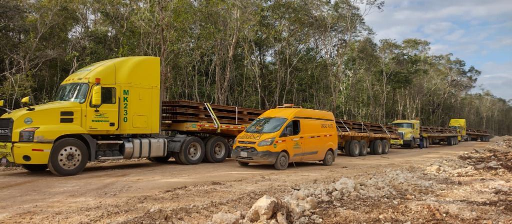 TRANSPORTE: RIELES DE ACERO